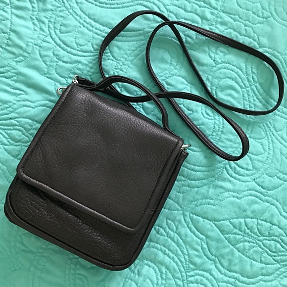 Black Leather Crossbody Messenger Scooter Bag NWOT - Picture 9 of 9
